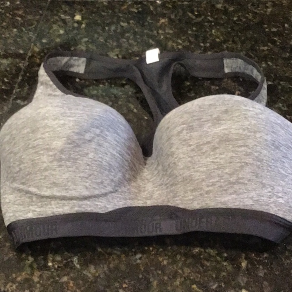 NWOT UA sports bra